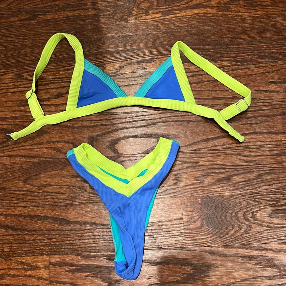 One one bikini (small top/medium bottoms)
